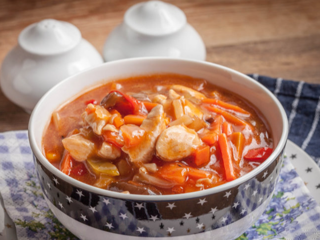 4. Cazuela de pollo con verduras.