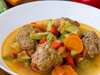 5. Cazuela de albondiguitas de carne vacuna y verduras.