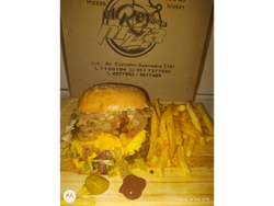 2 HAMBURGUESAS CUARTO DEL REY CON PAPAS FRITAS