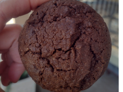 Algarroba con pasta de maní  x 12 unidades