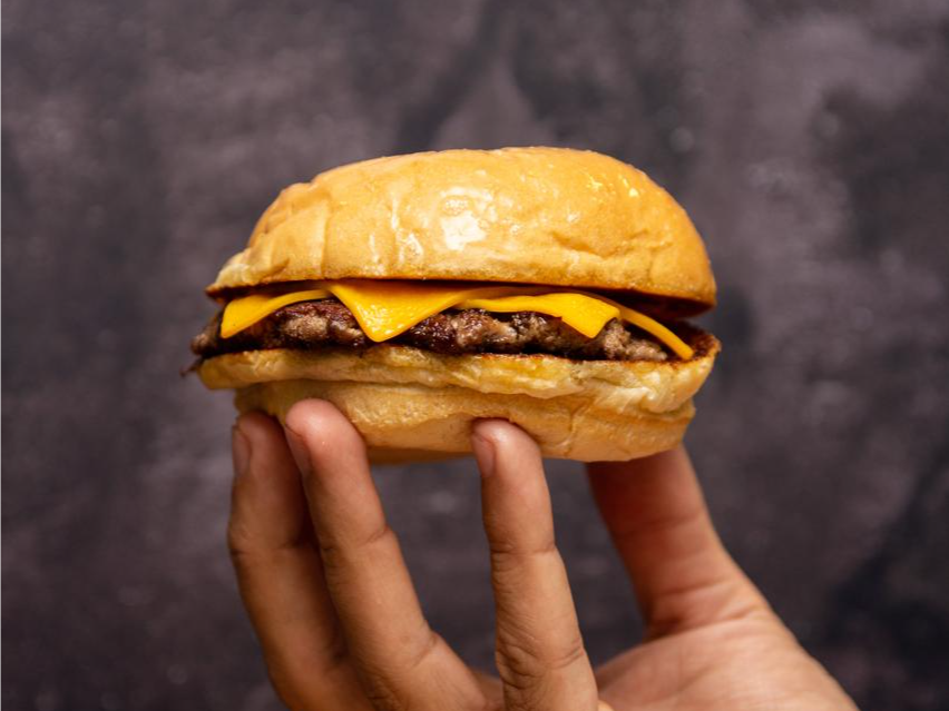 Solo queso (no incluye papas) $7800