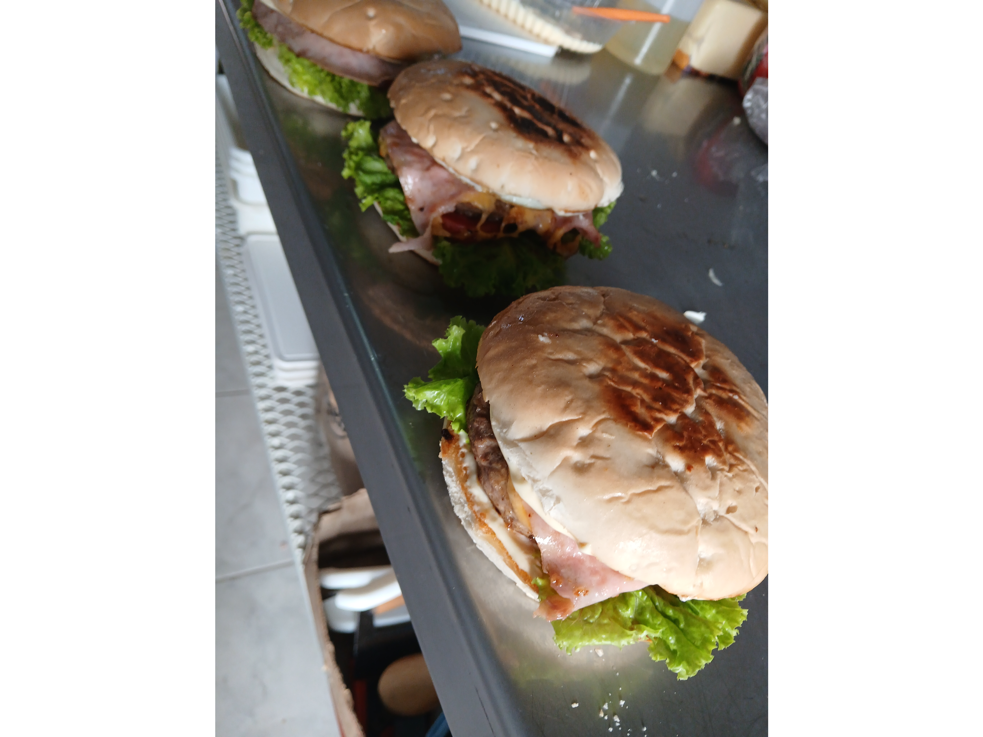 Hamburguesa con cheddar ( con fritas )