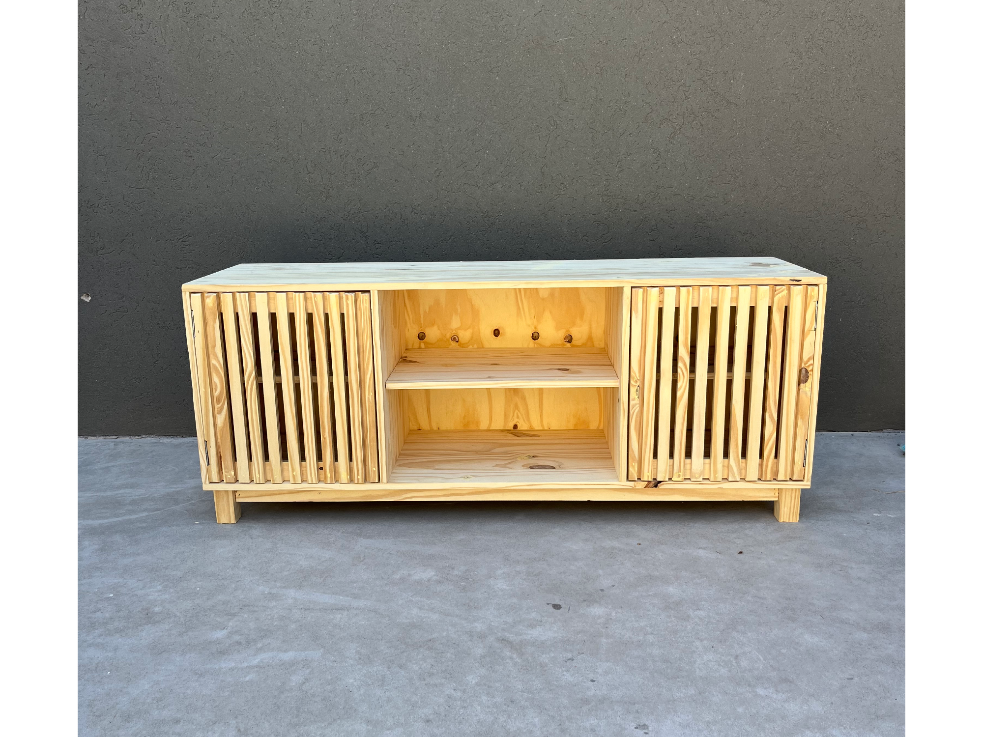 Rack de tv nordico 1.40 varillado