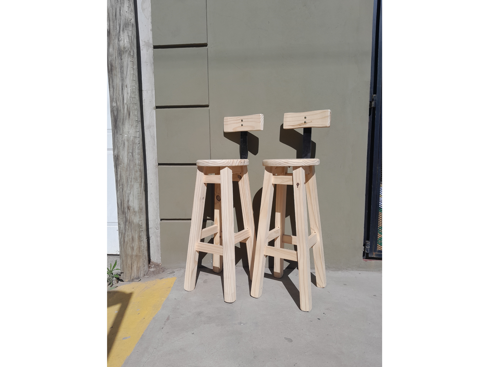 Taburete respaldo hierro x1U