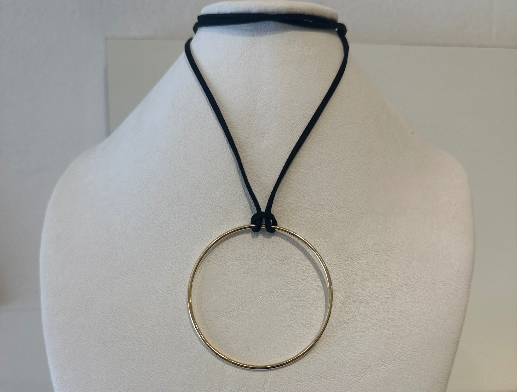 Choker circulo dorado