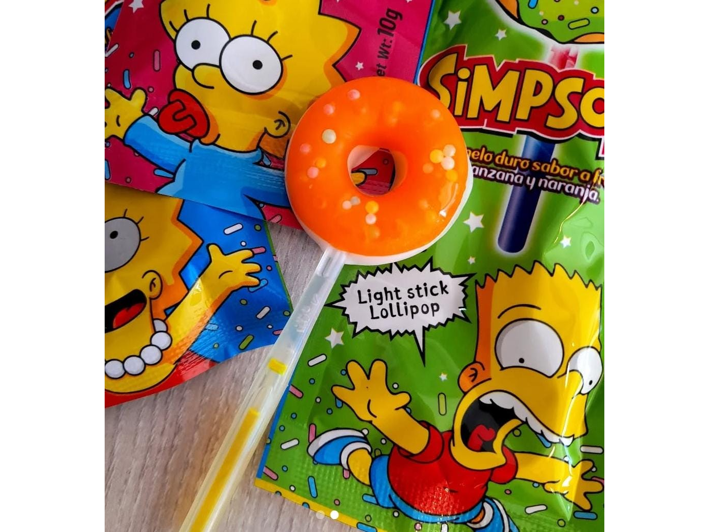 CHUPETIN LUMINOSO SIMPSONS DONA 24*30
