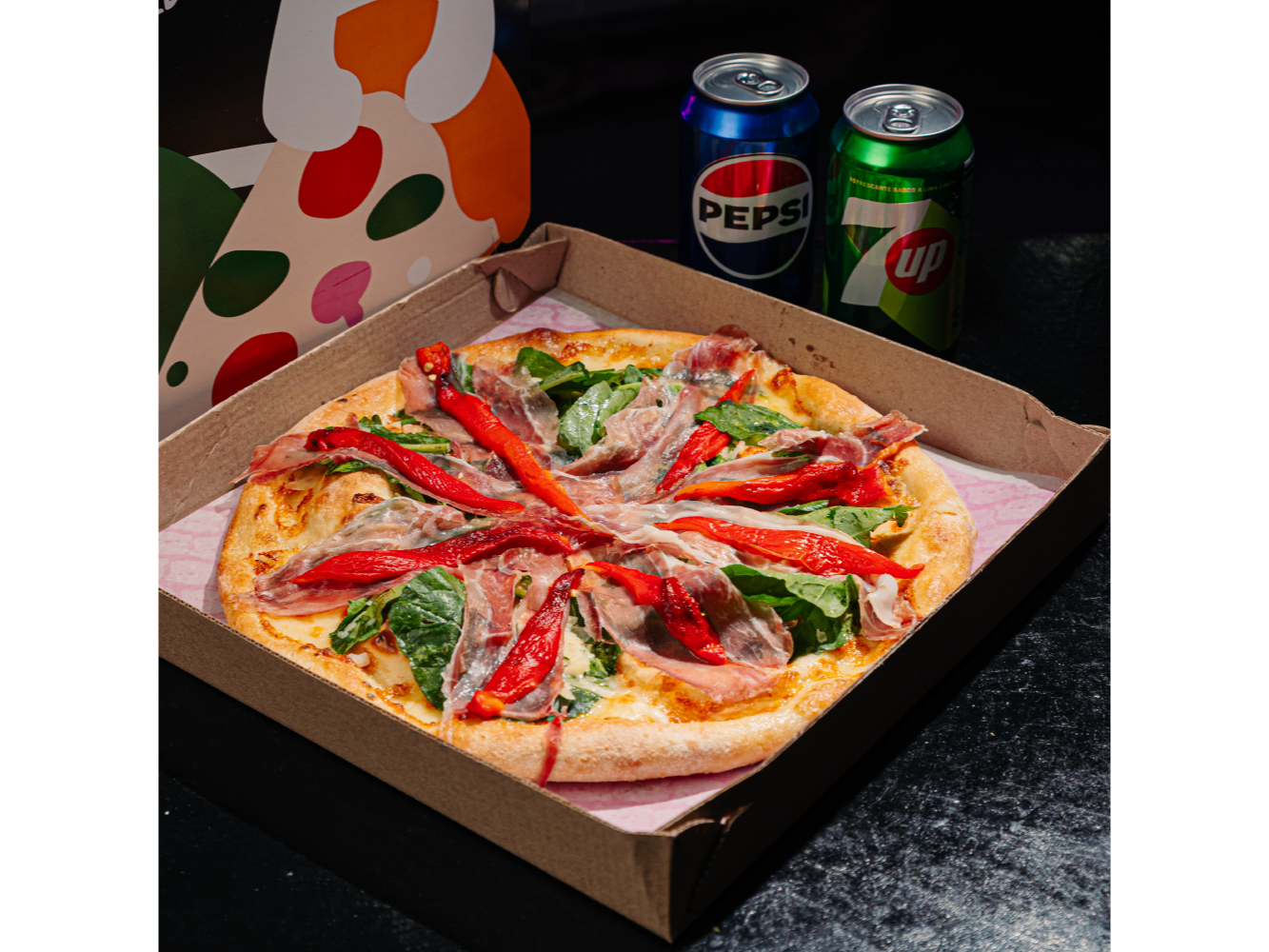 Pizza de Rúcula + 2 Bebidas