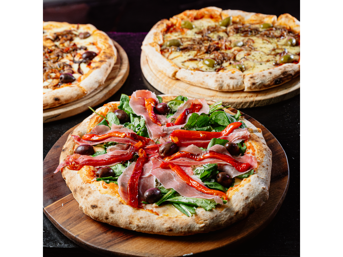 Pizza Fugazza + Pizza Oso a la Piedra + Pizza Rucula especial