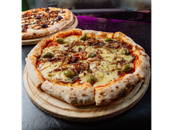 Pizza Fugaza + Pizza Oso a la Piedra