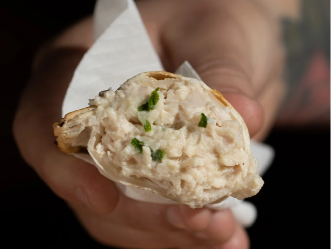 Pollo y salsa blanca