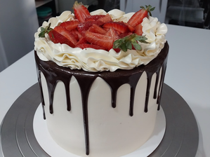 Torta Cumpleañera de Almendra Pastelería Artesanal