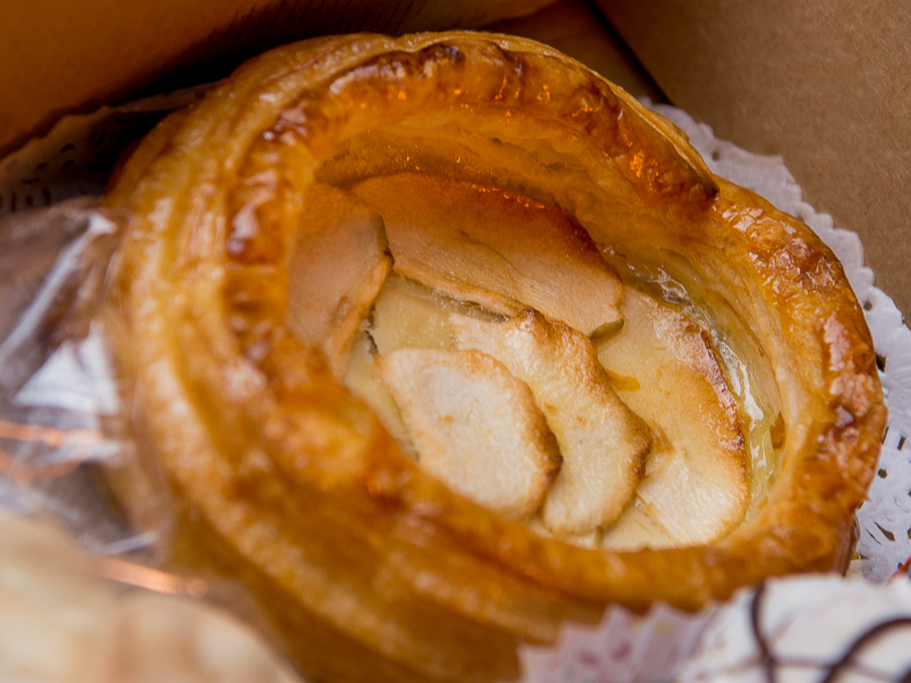TARTA HOJALDRE CON MANZANAS