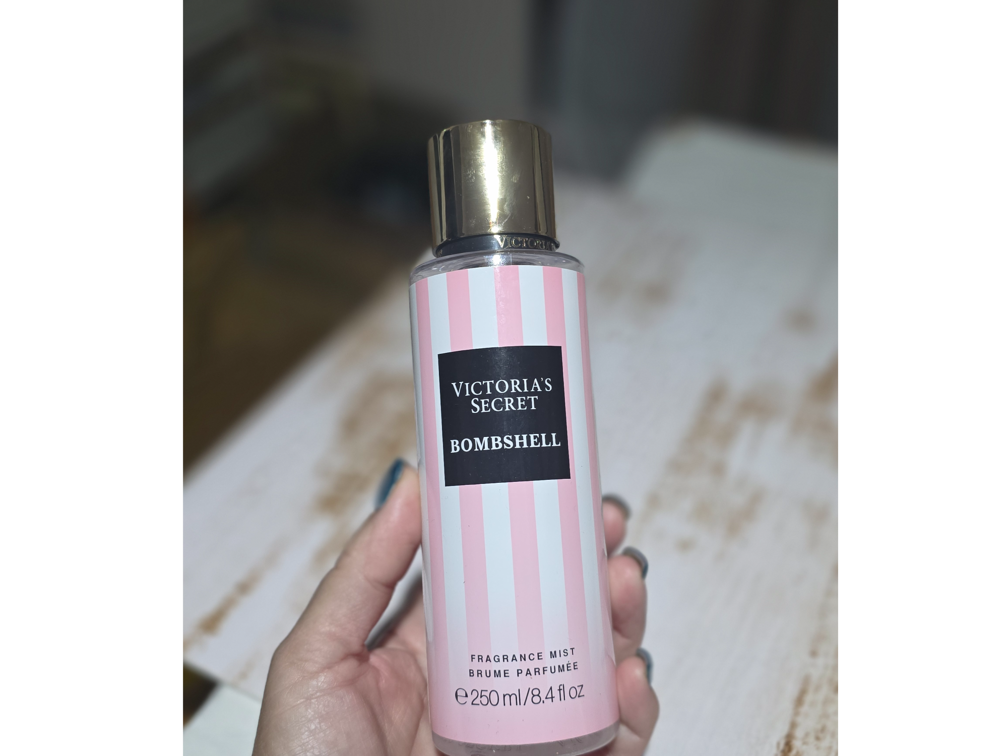 VICTORIA SECRET BOMBSHELL