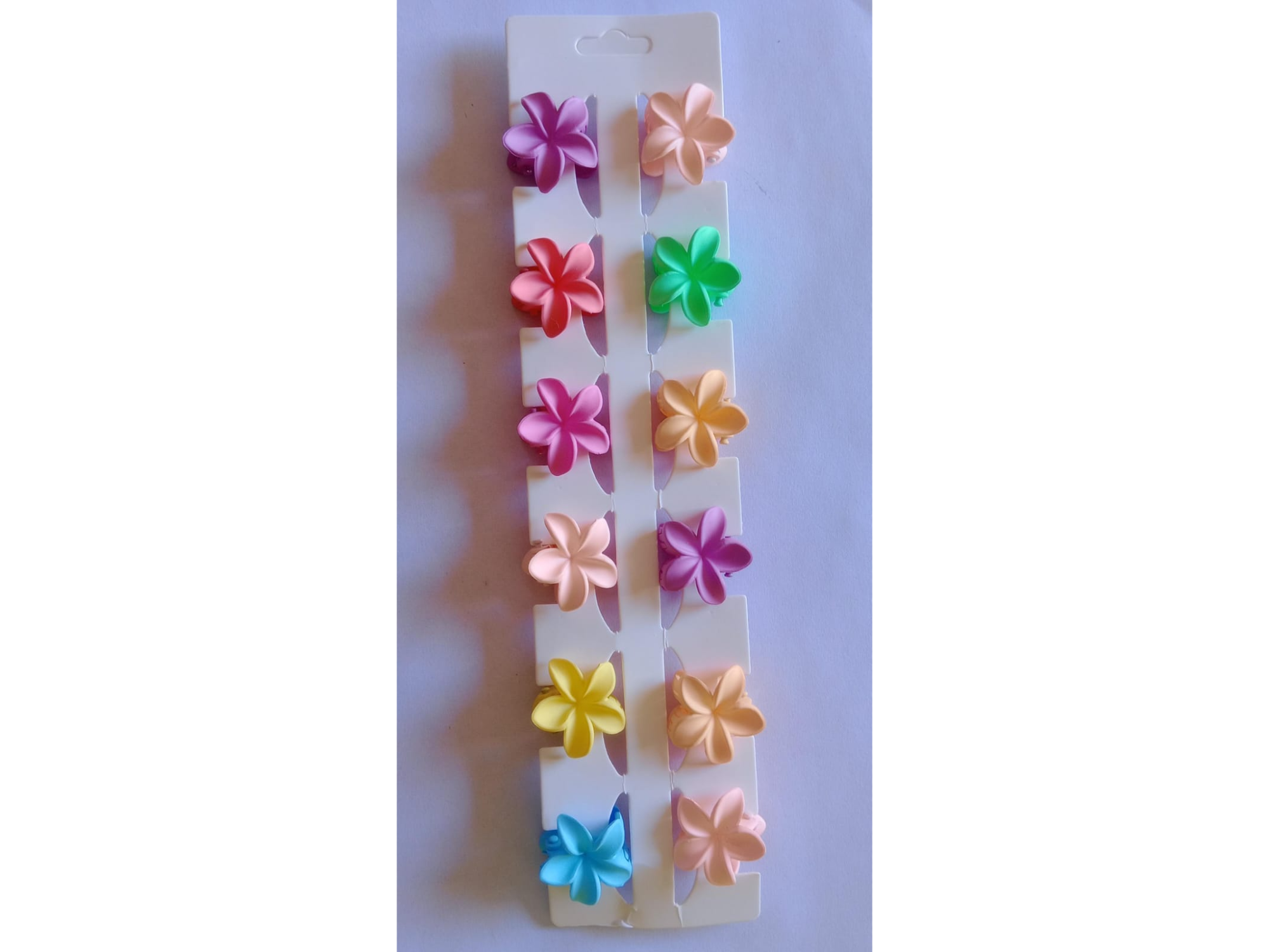 BROCHE CHICO FLORCITA PLÁSTICO