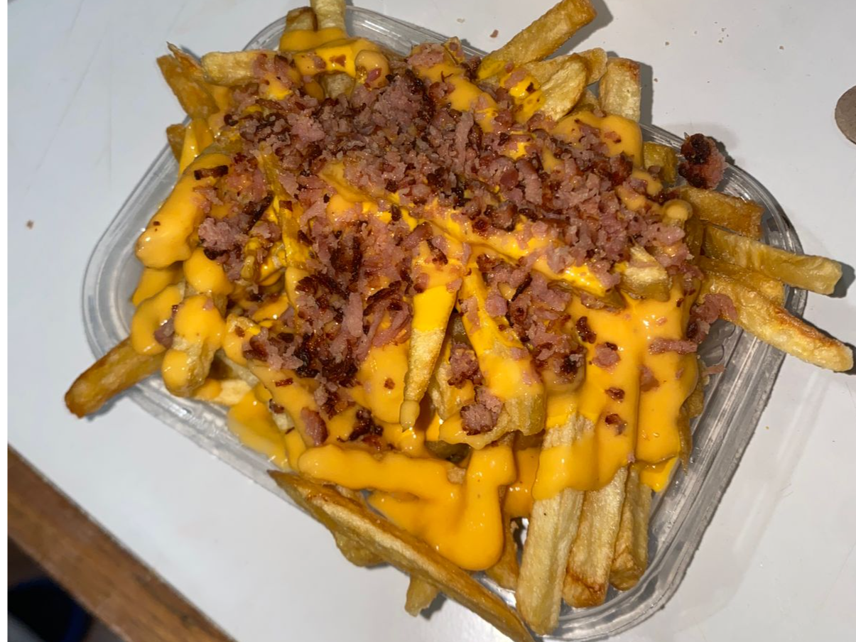 Papas cheddar y bacon