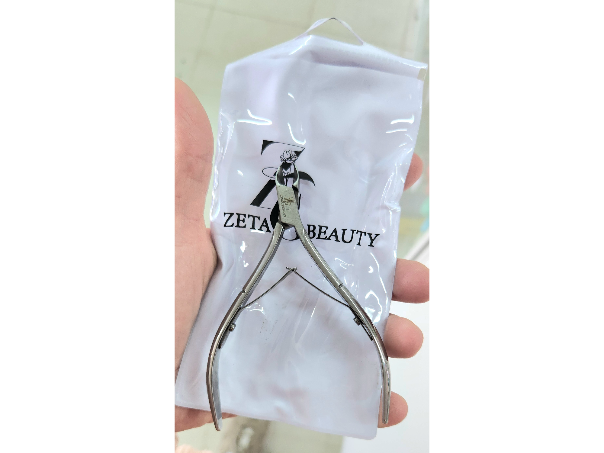 Zeta Beauty Corta Cuticula