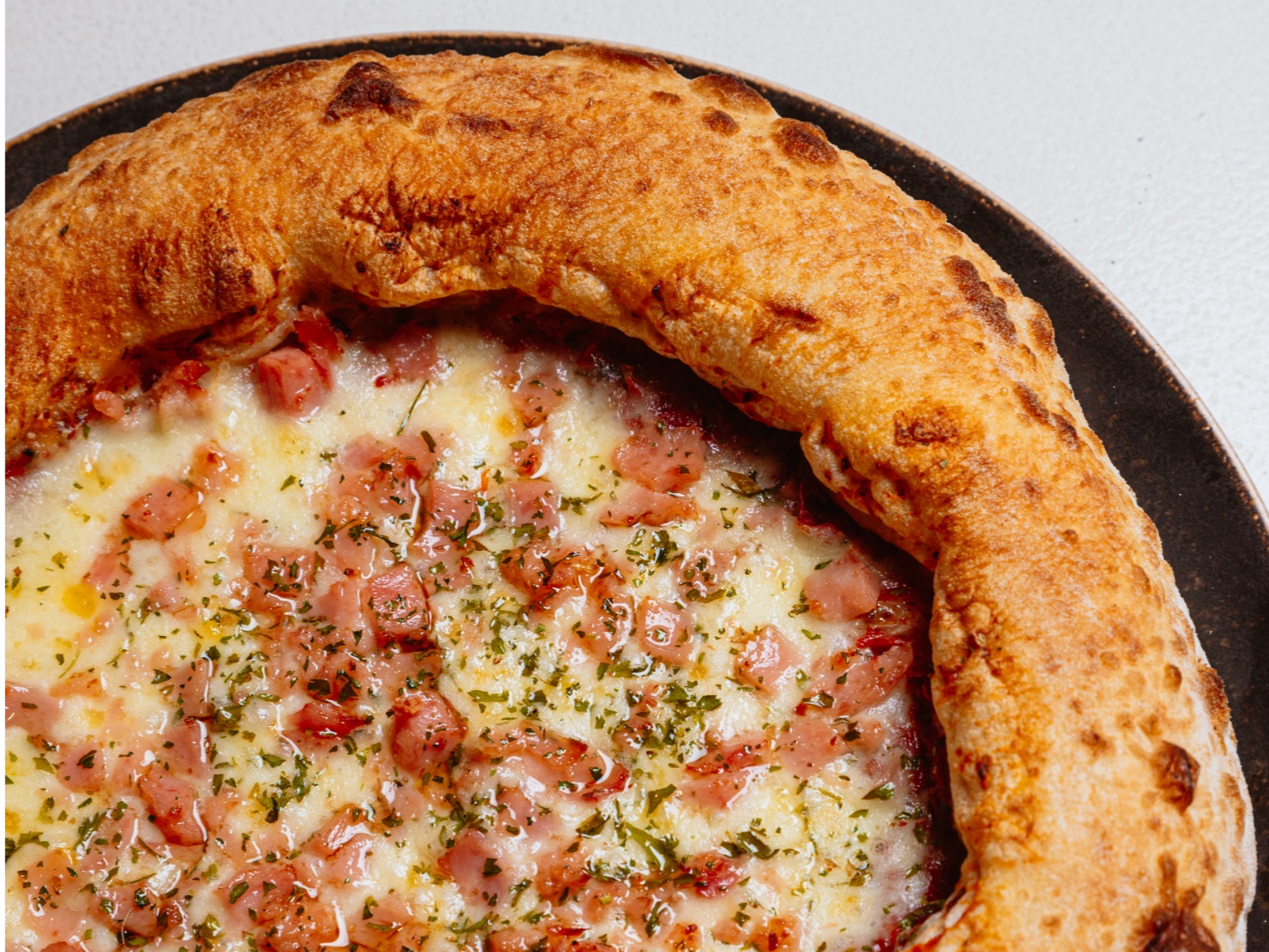 Pizza jamón c/crema (para 2 personas )