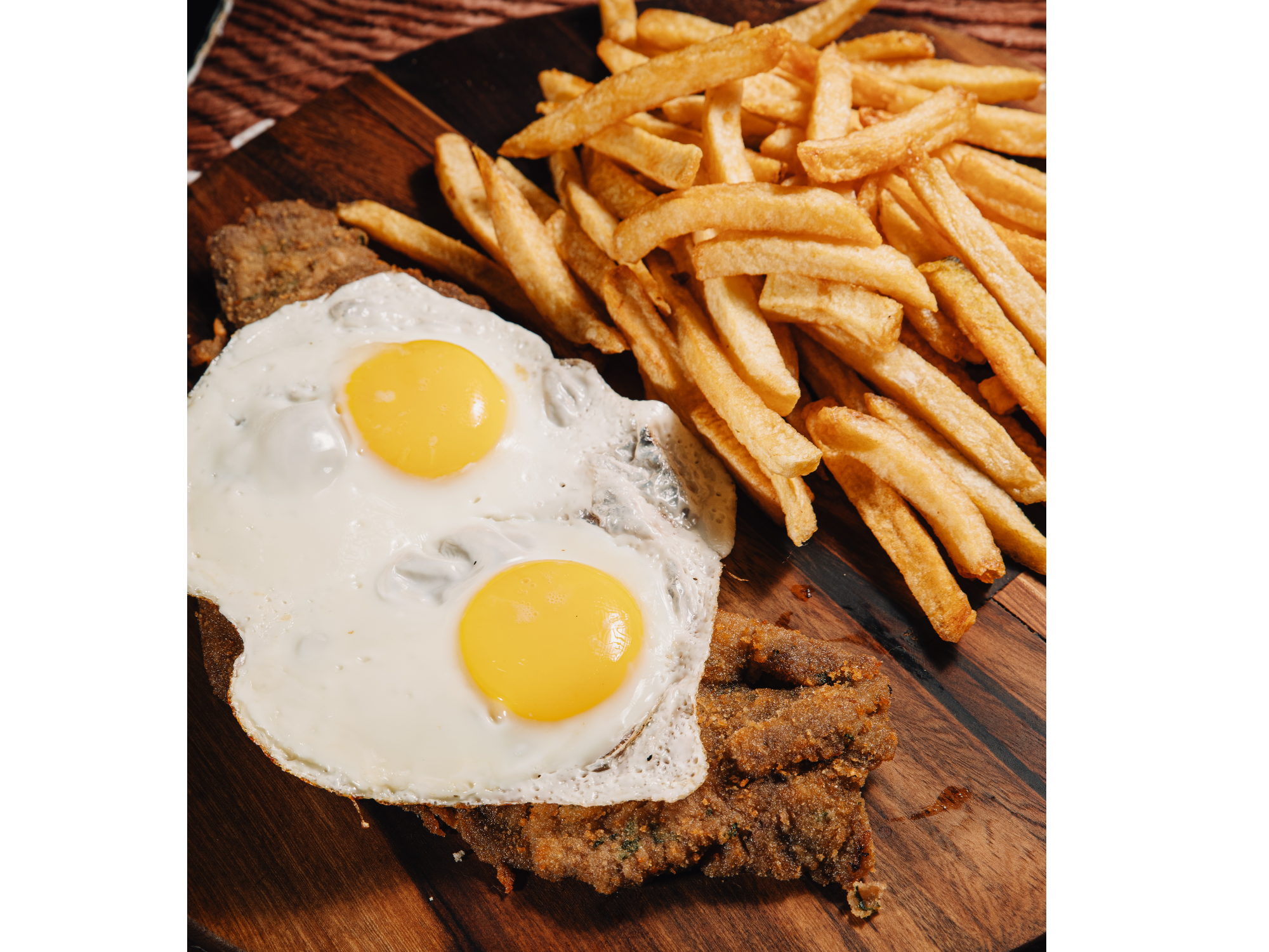 2 MILAS A CABALLO CON FRITAS O ENSALADA