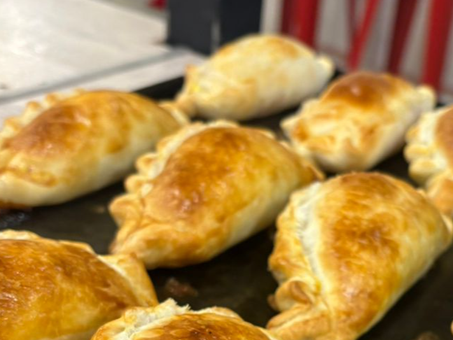 DOCENA EMPANADAS DE CARNE