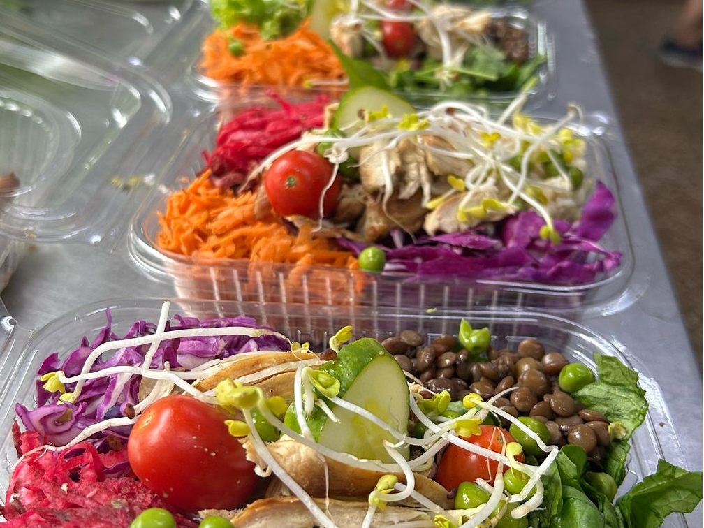 Ensalada con 2 ingredientes especiales a elección