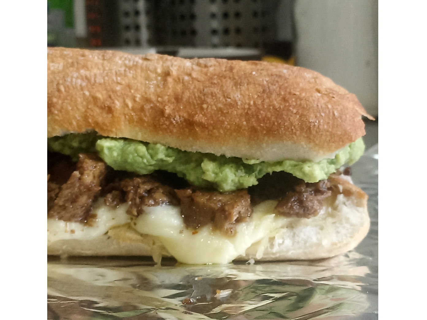 Sanguchito seitán palta queso