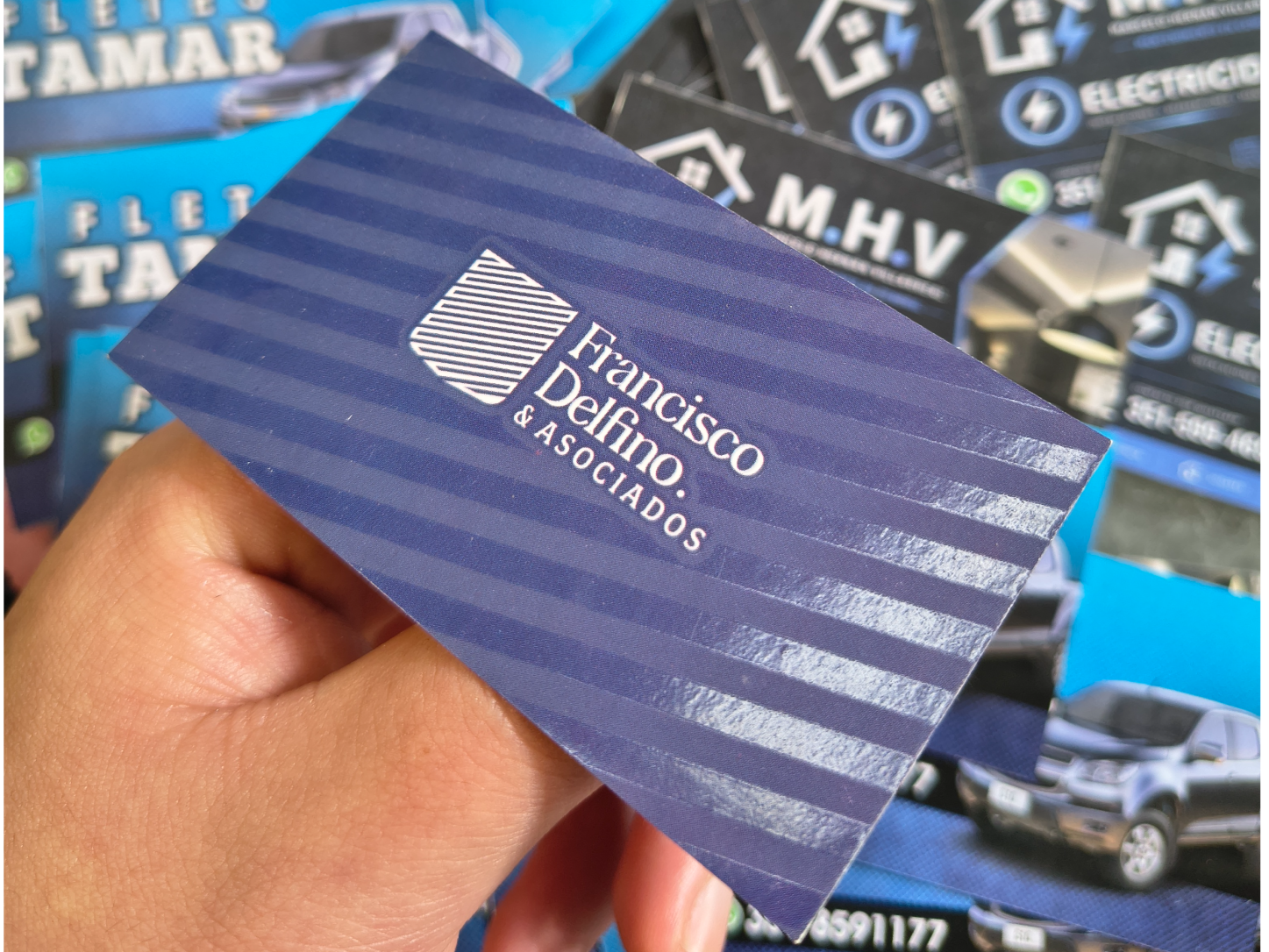Tarjetas con UV sectorizado