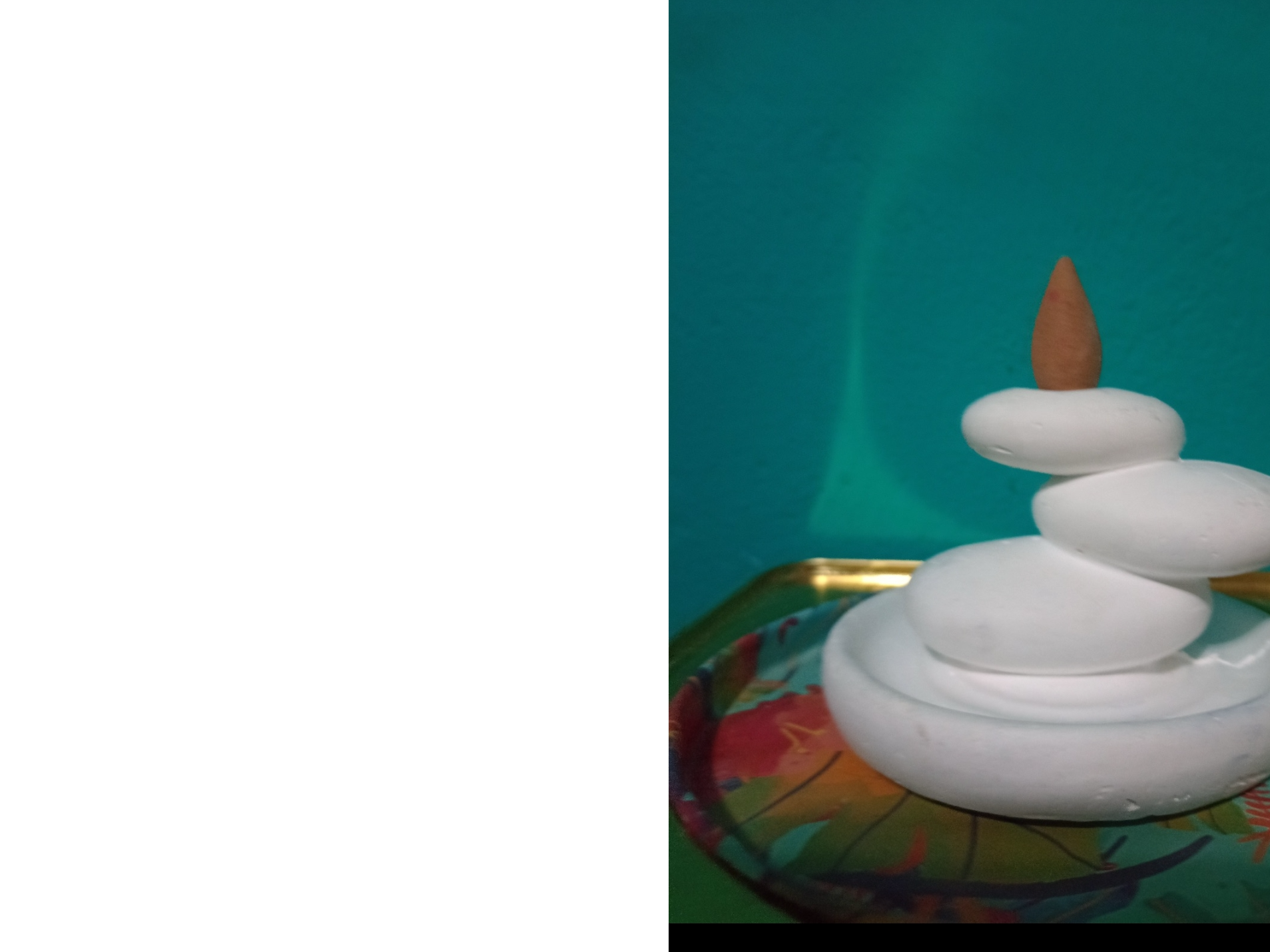 Cascadas de humo en blanco