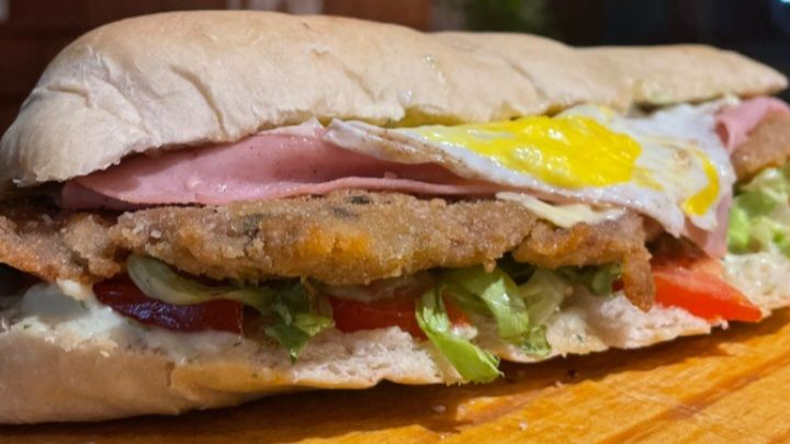 SANDWICH DE MILANESA con Papas
