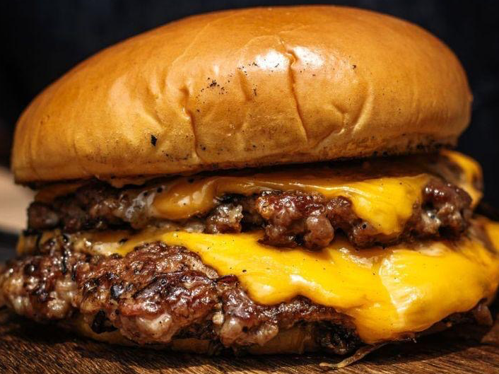 2 Cheese o Cuarto BR + Papas