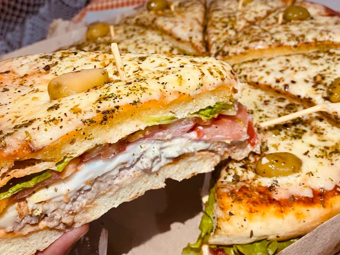 MEDIO LOMO PIZZA CON PAPAS