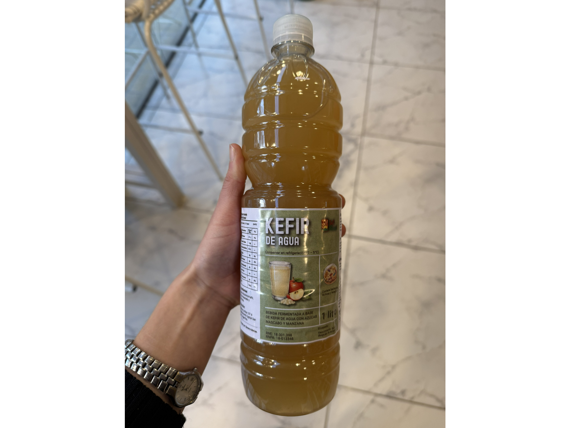 Kefir de agua con Manzana Roja y Azucar mascabo