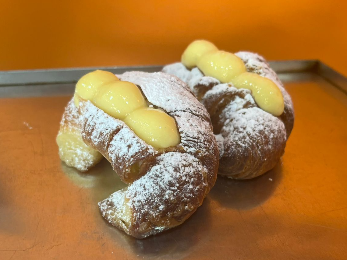 DOCENA CON PASTELERA