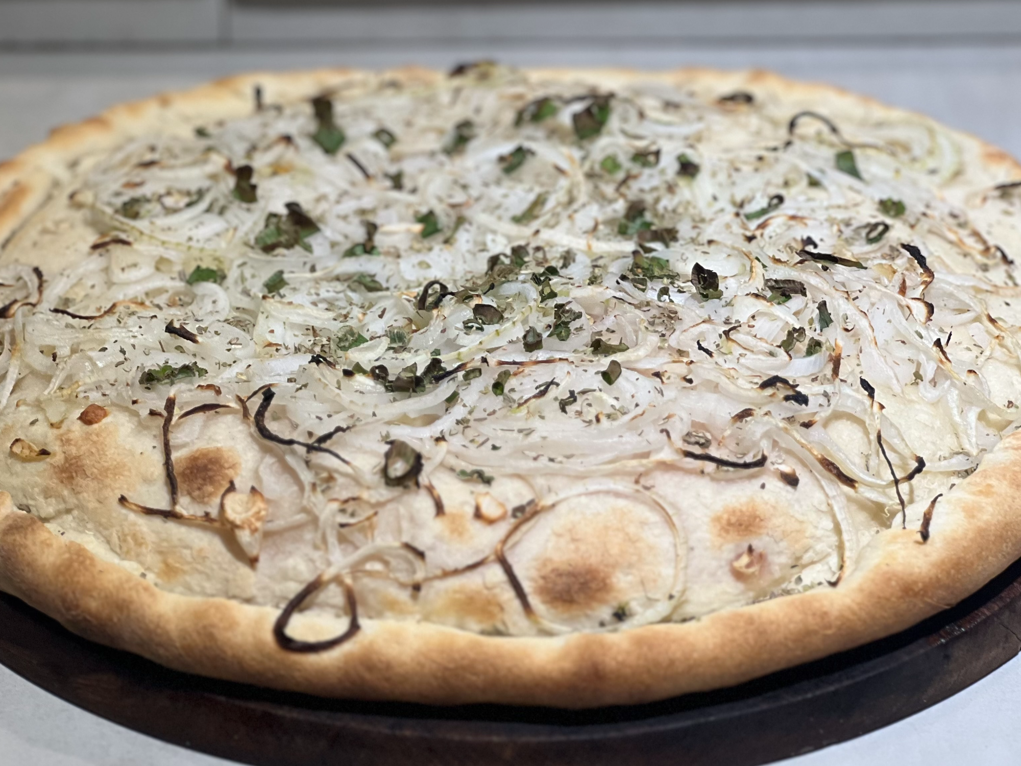 Grande Fugazzetta Rellena más 4 faina