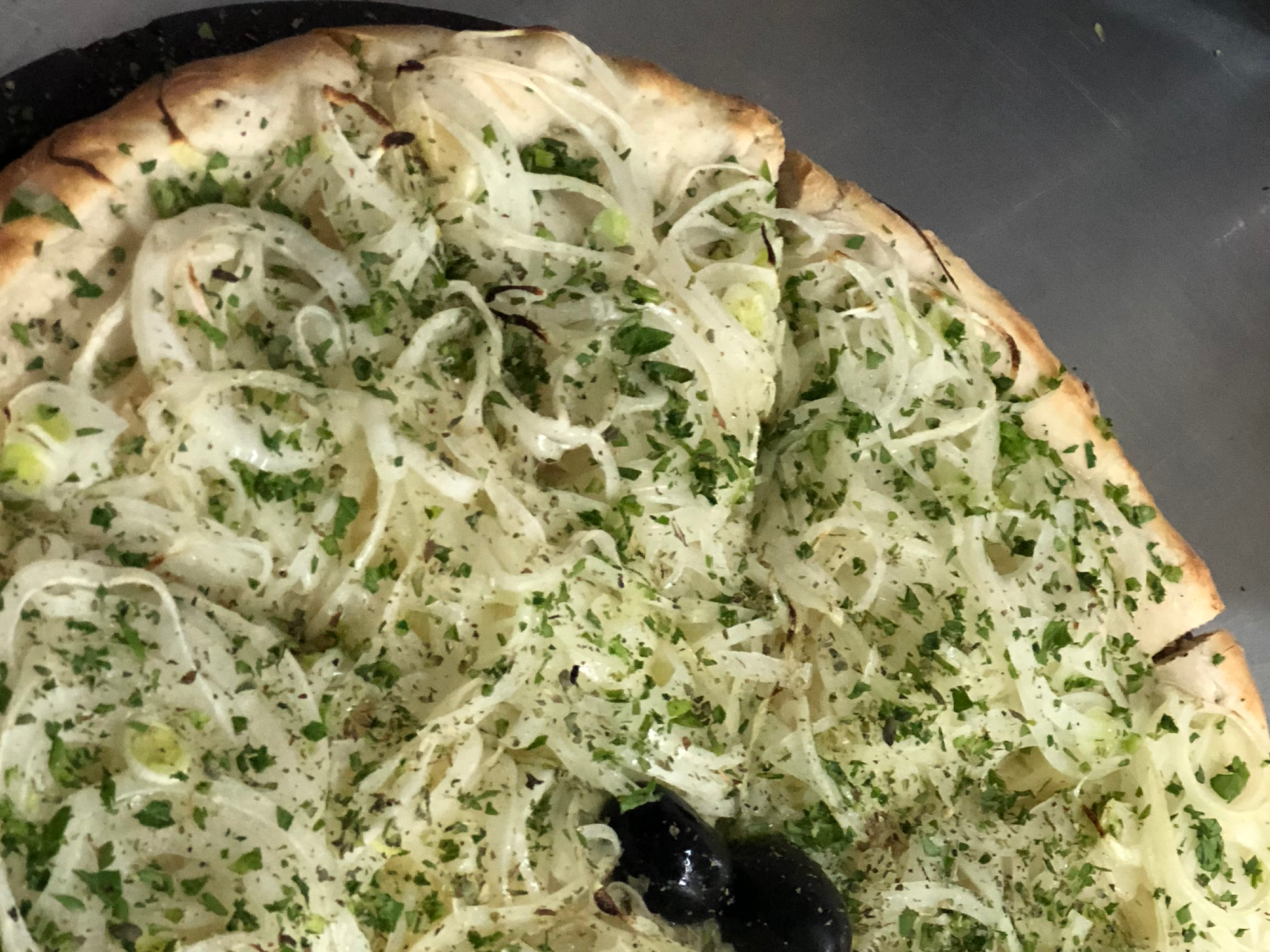 Fugazzeta Rellena más Muzzarella grande con faina (3)