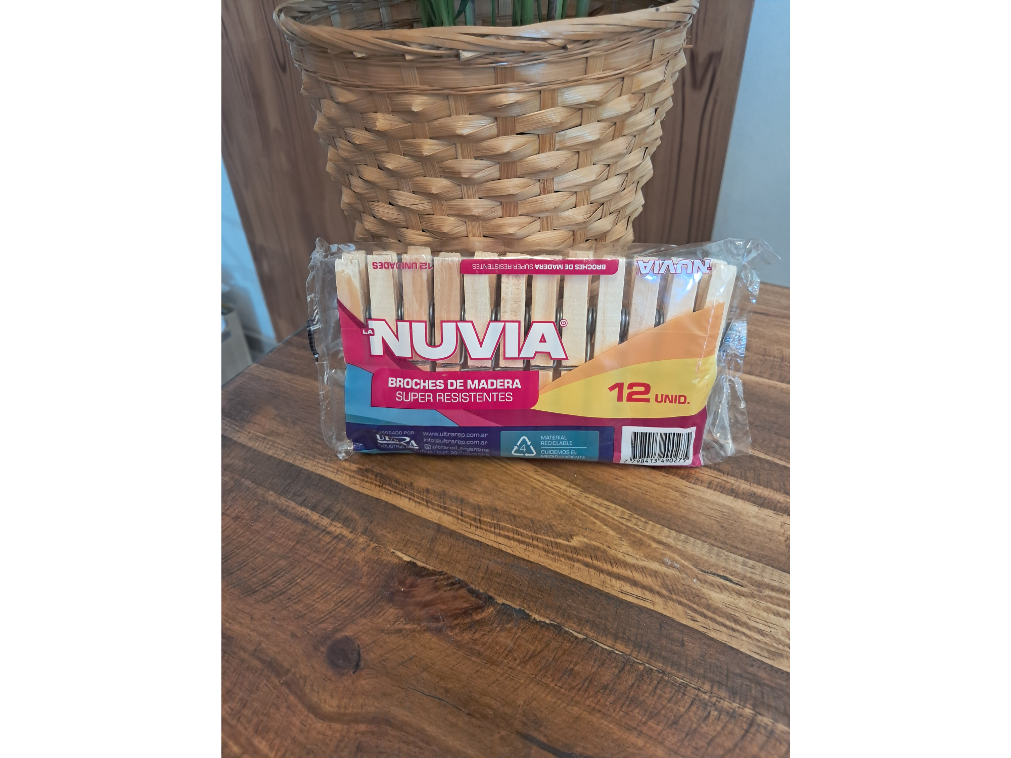 Broches de madera nuvia