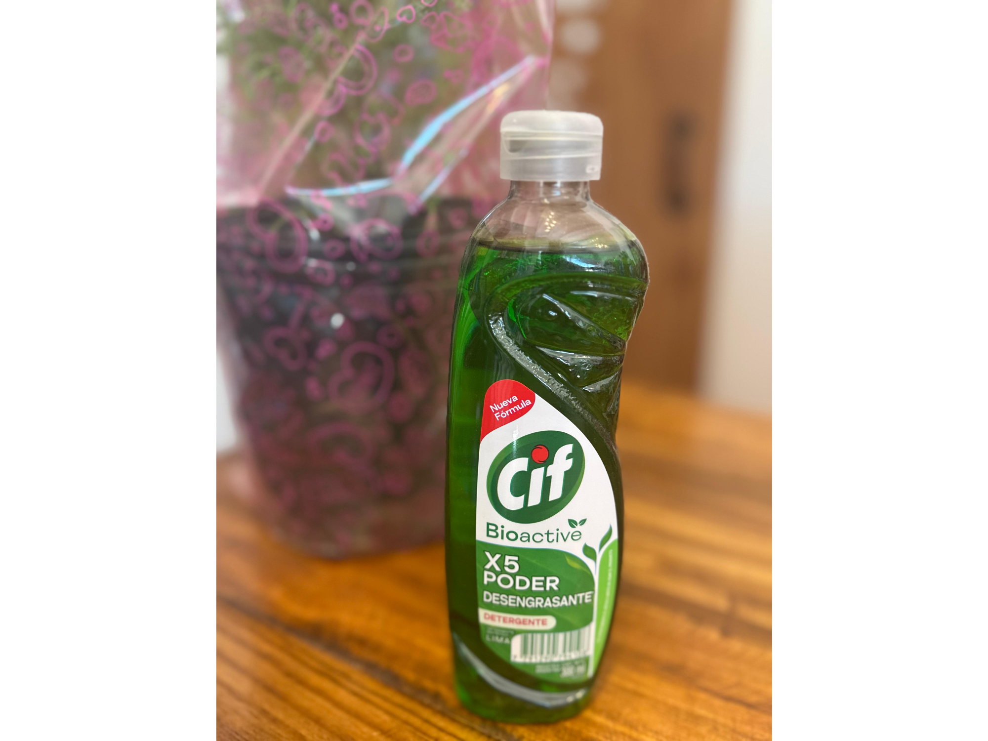 Detergente cif active