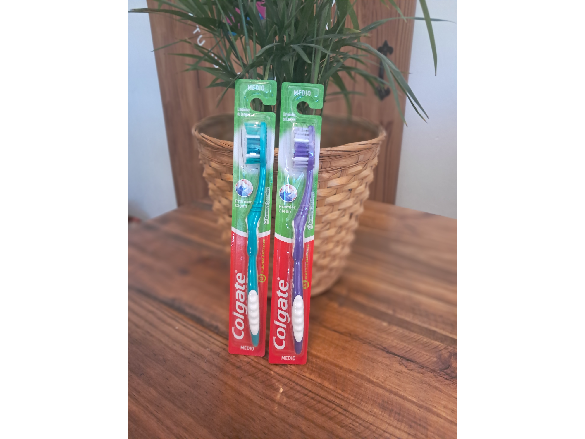 Cepillo de dientes colgate x 1