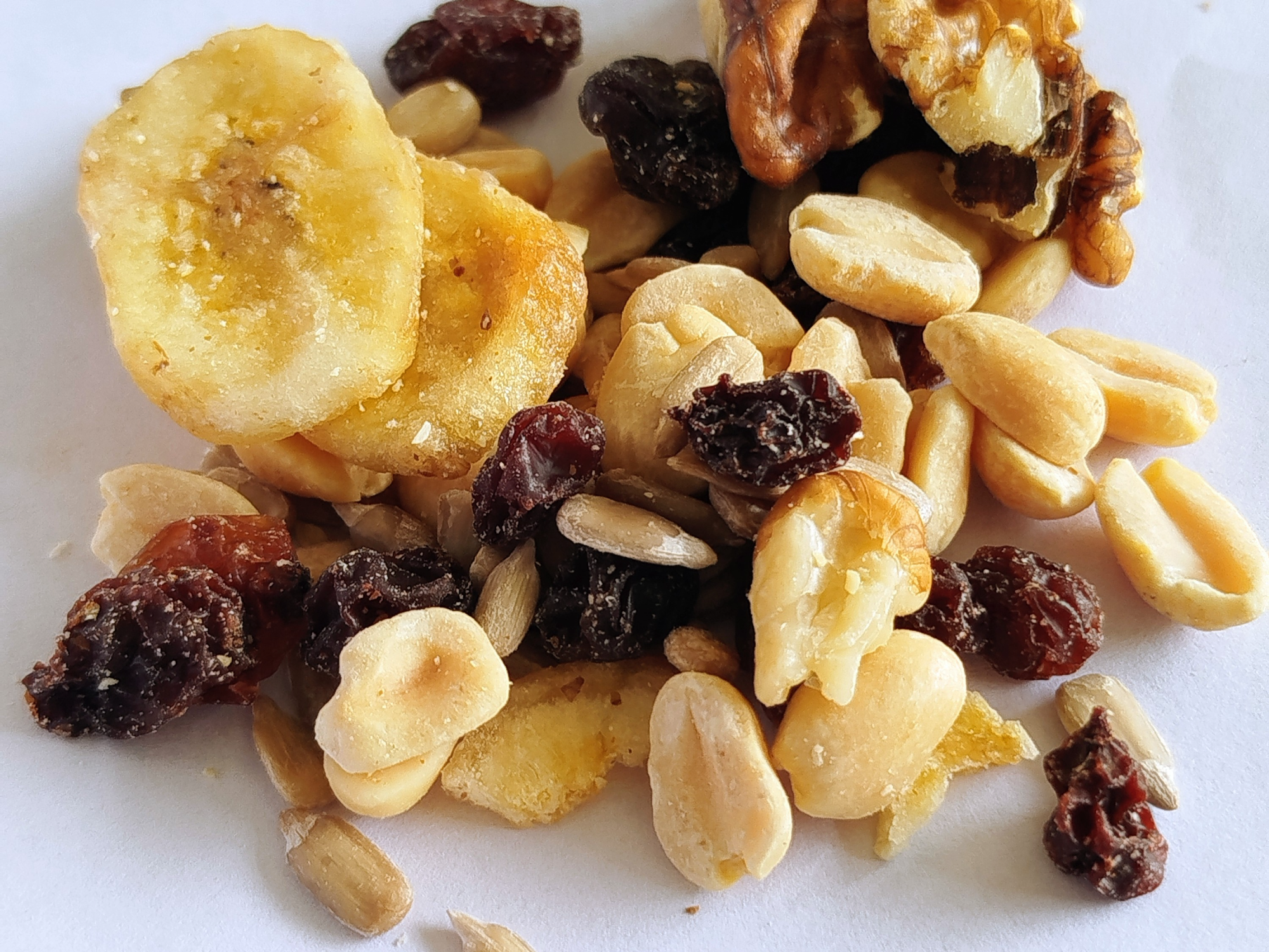 Energético : pasas de uva, nueces, girasol, maní, banana