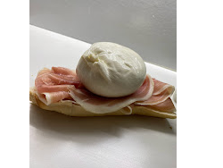 Burrata con J. Crudo   (Rinde para dos)