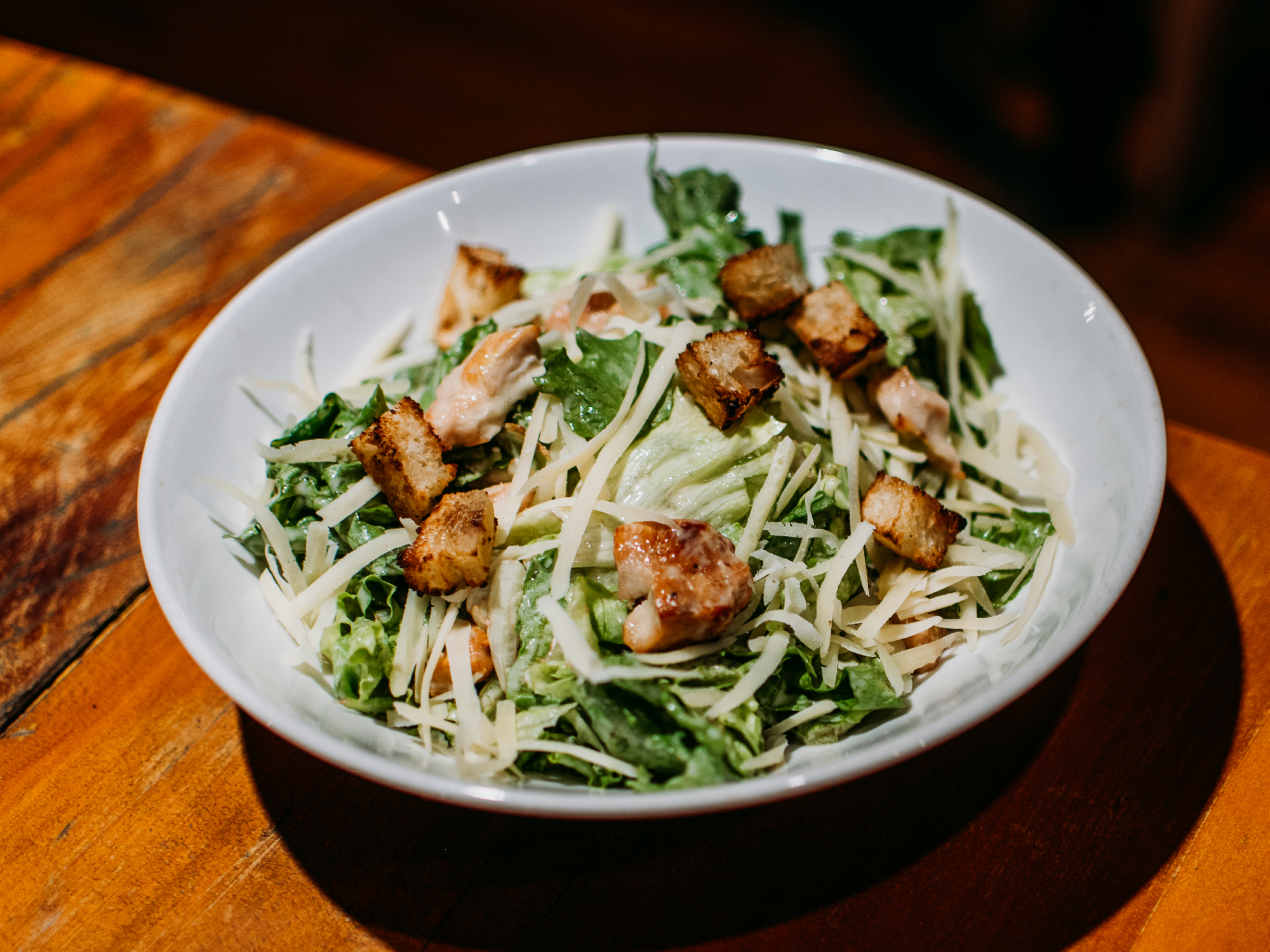 Ensalada César con pollo
