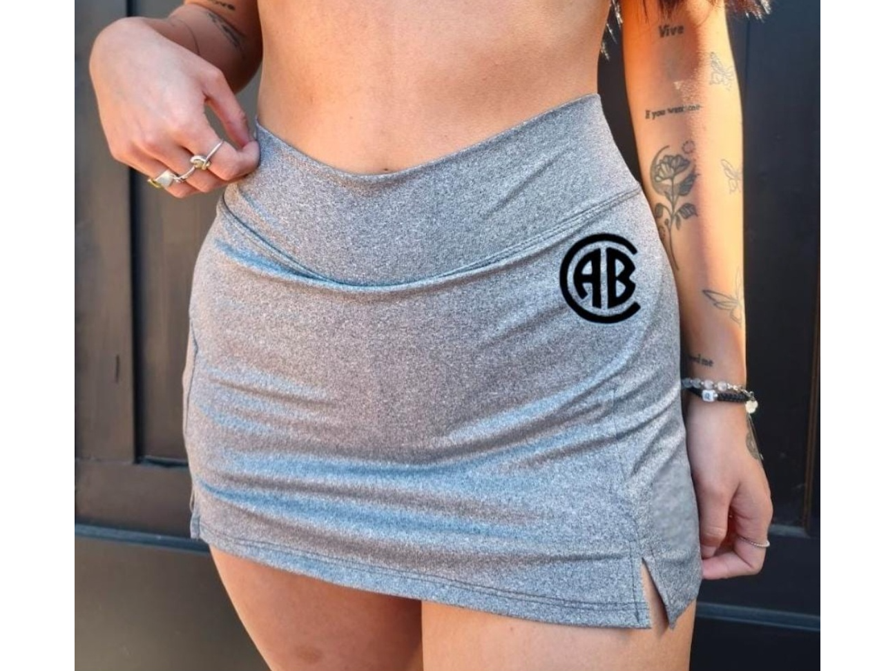 Short pollera gris CAB