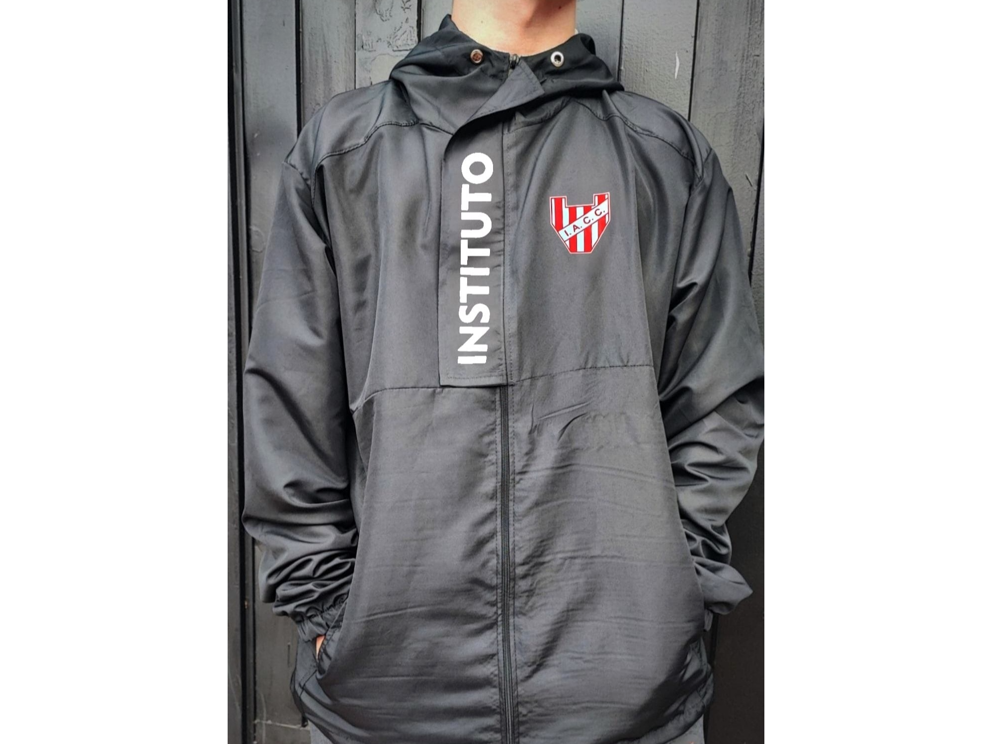 Rompeviento anorack escudo