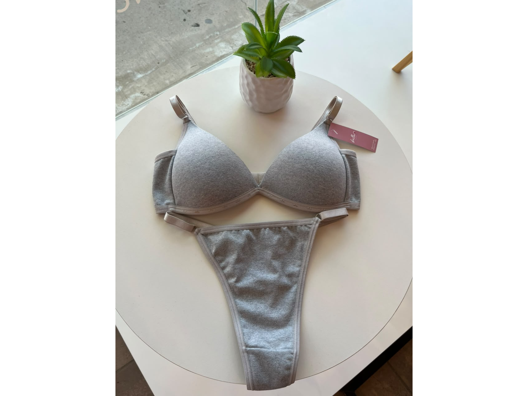 CONJUNTO TRIANGULO ALGODON. GRIS