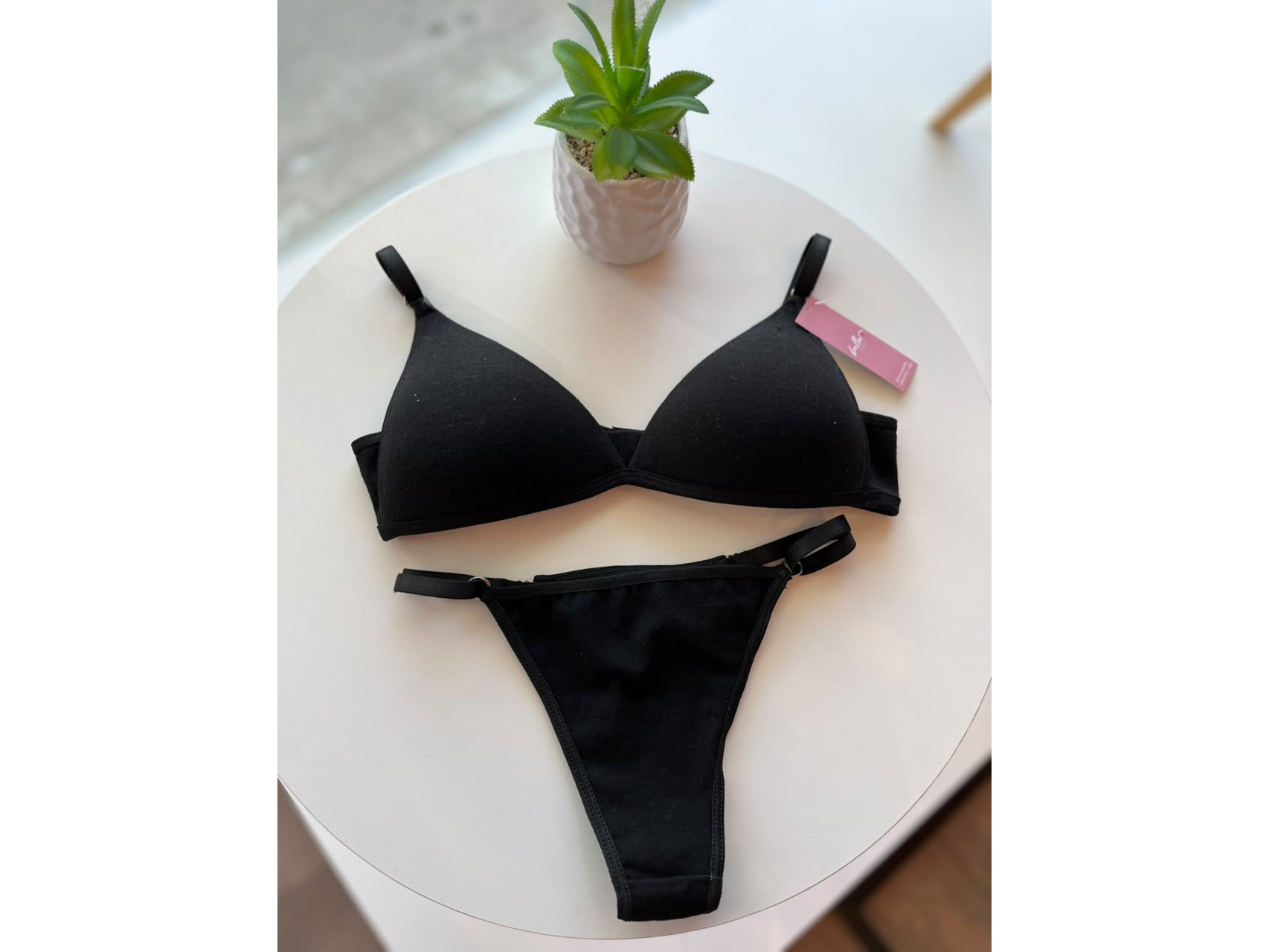 CONJUNTO TRIANGULO ALGODON. NEGRO