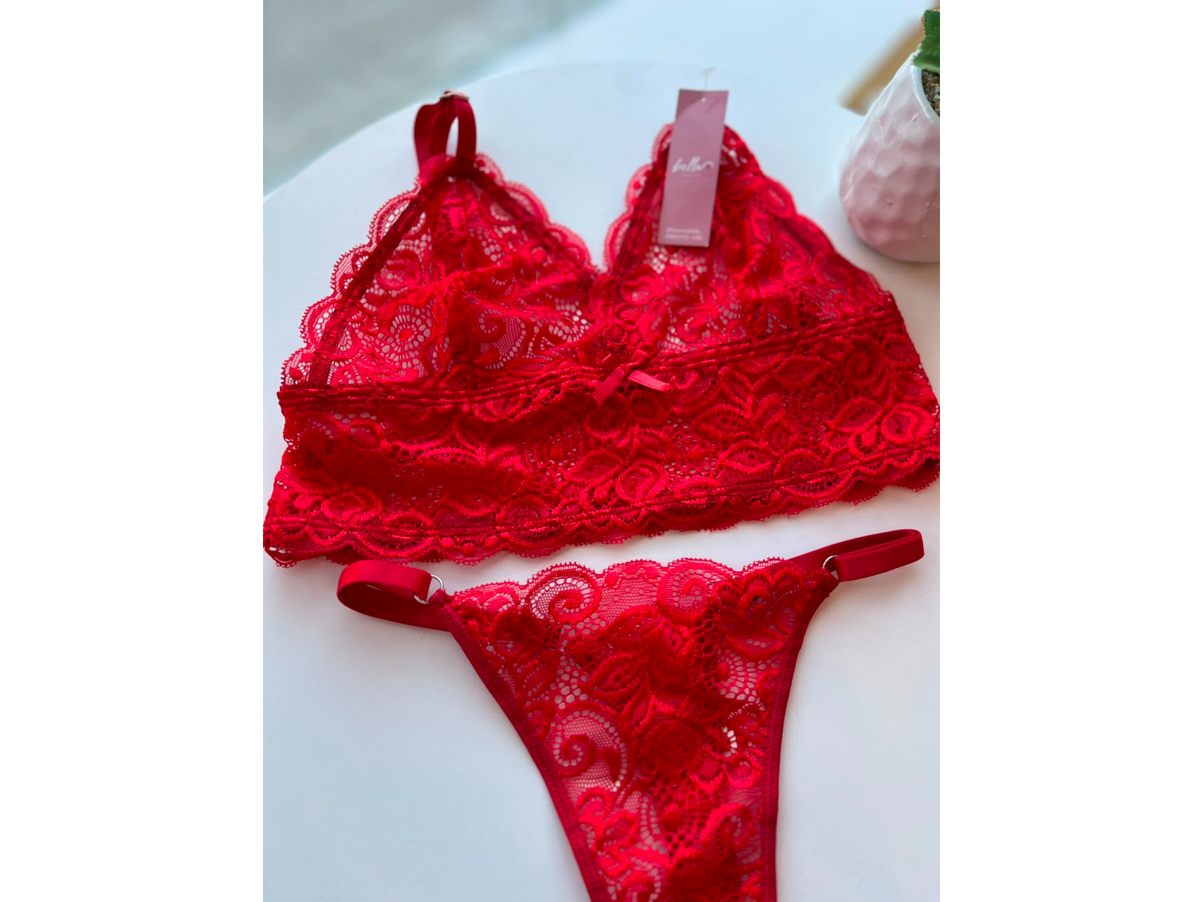 BRALET ESTILO TOP DE ENCAJE. ROJO