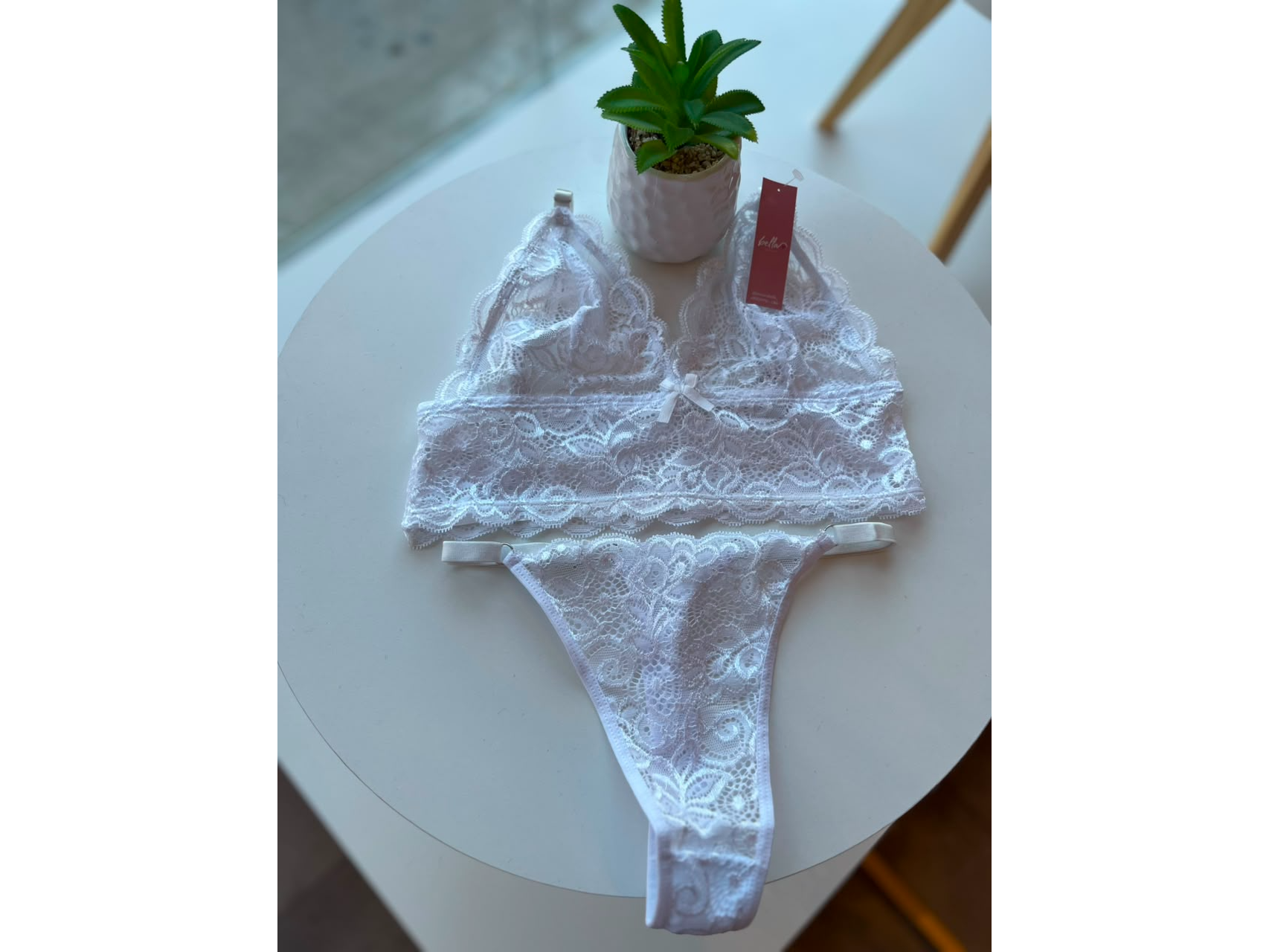 BRALET ESTILO TOP DE ENCAJE. BLANCO