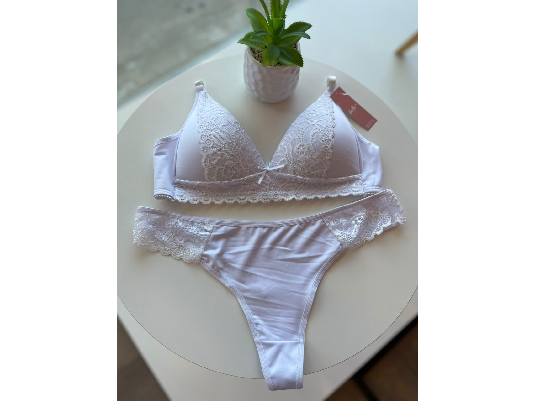 CONJUNTO TRIANGULO DE LYCRA. BLANCO