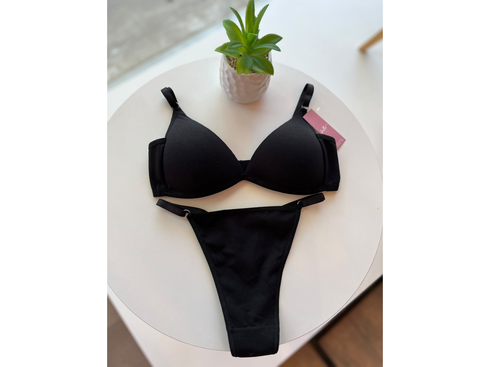 CONJUNTO TRIANGULO ALGODON. NEGRO