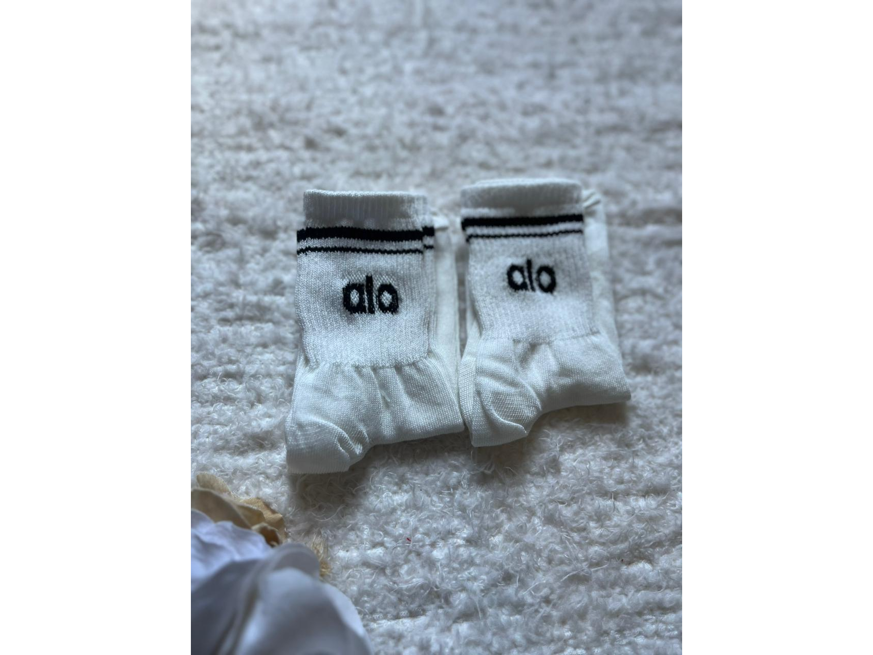 MEDIAS TENIS ALO. CRUDO CON NEGRO