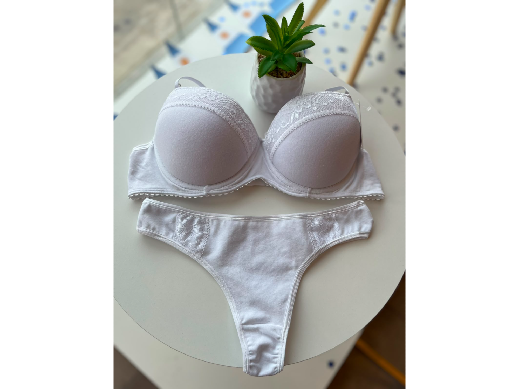 Conjunto con arco de algodon con basica. BLANCO